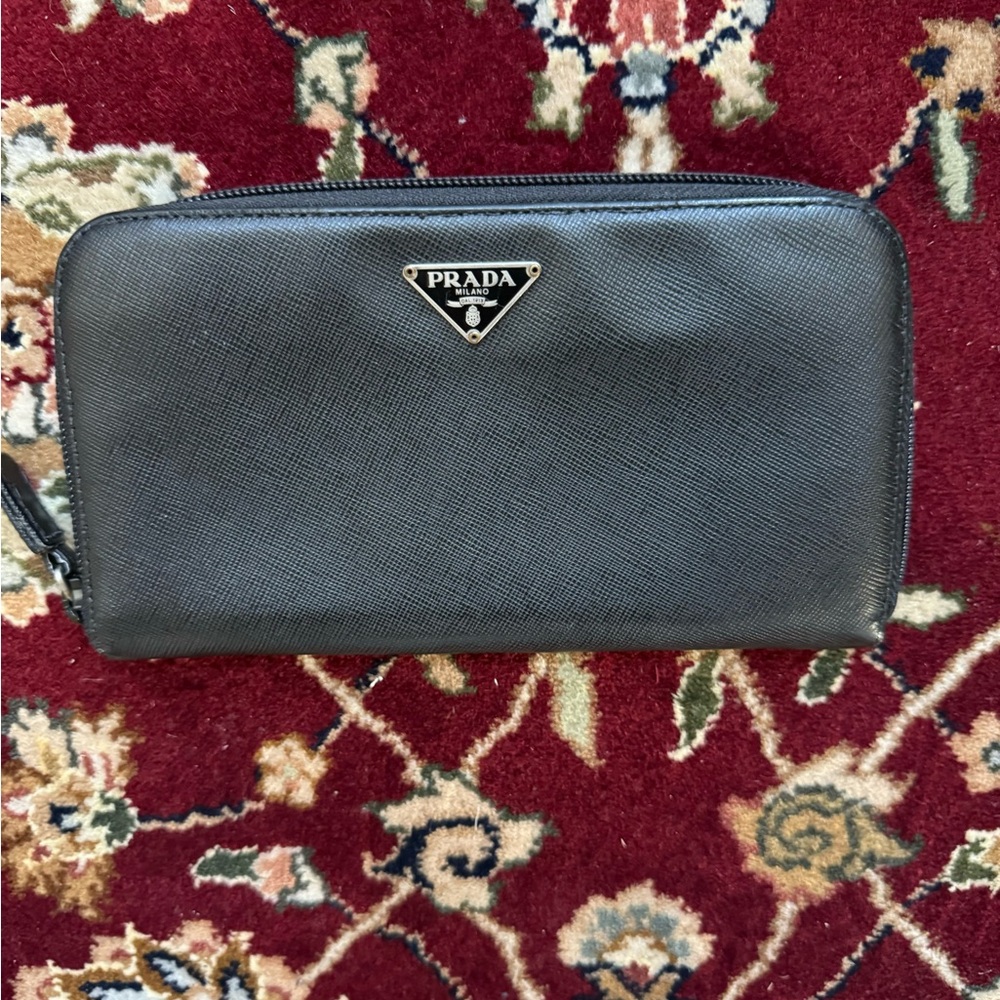 🍁SOLD🍁Prada Saffiano Wallet